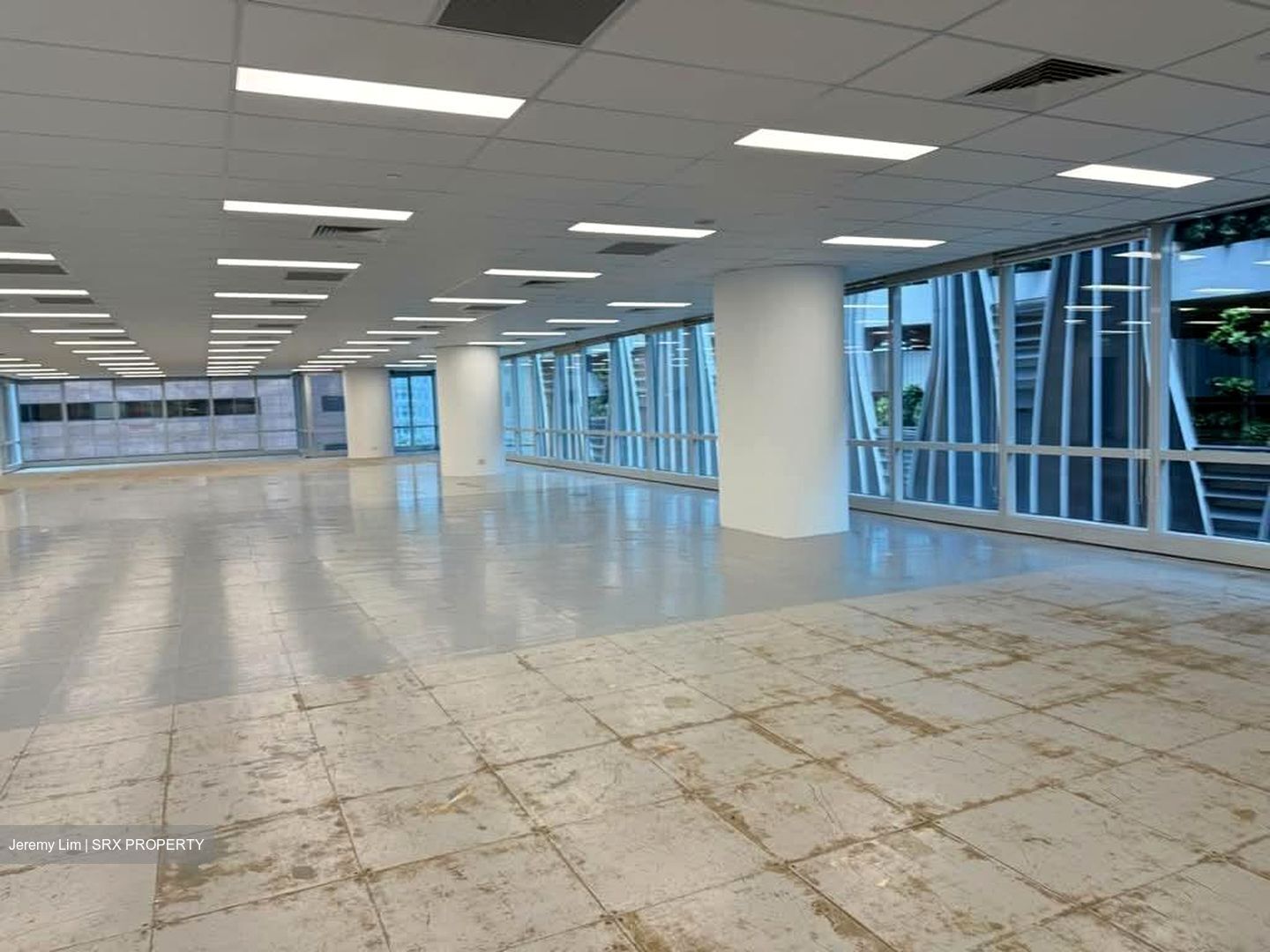 Bank Of Singapore Centre (D1), Office #554792751